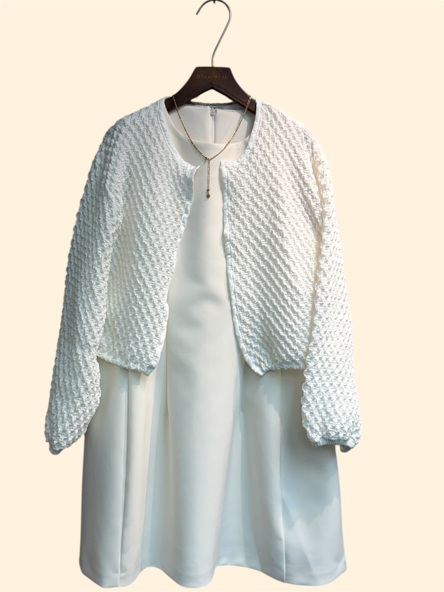 Subtle pattern short cardigan #00339