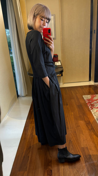 Middle sleeves dress