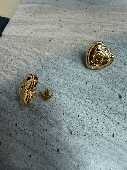 Heart shaped carved pattern earrings