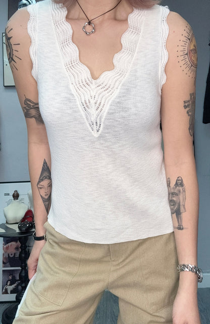 Embroidery v neck knit tank #00586