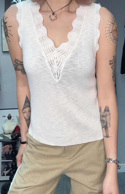 Embroidery v neck knit tank #00586
