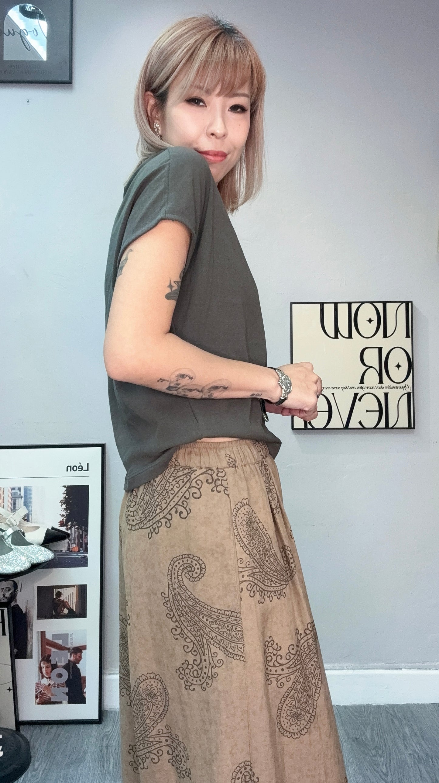 With paisley scarf cap sleeves tee #00674