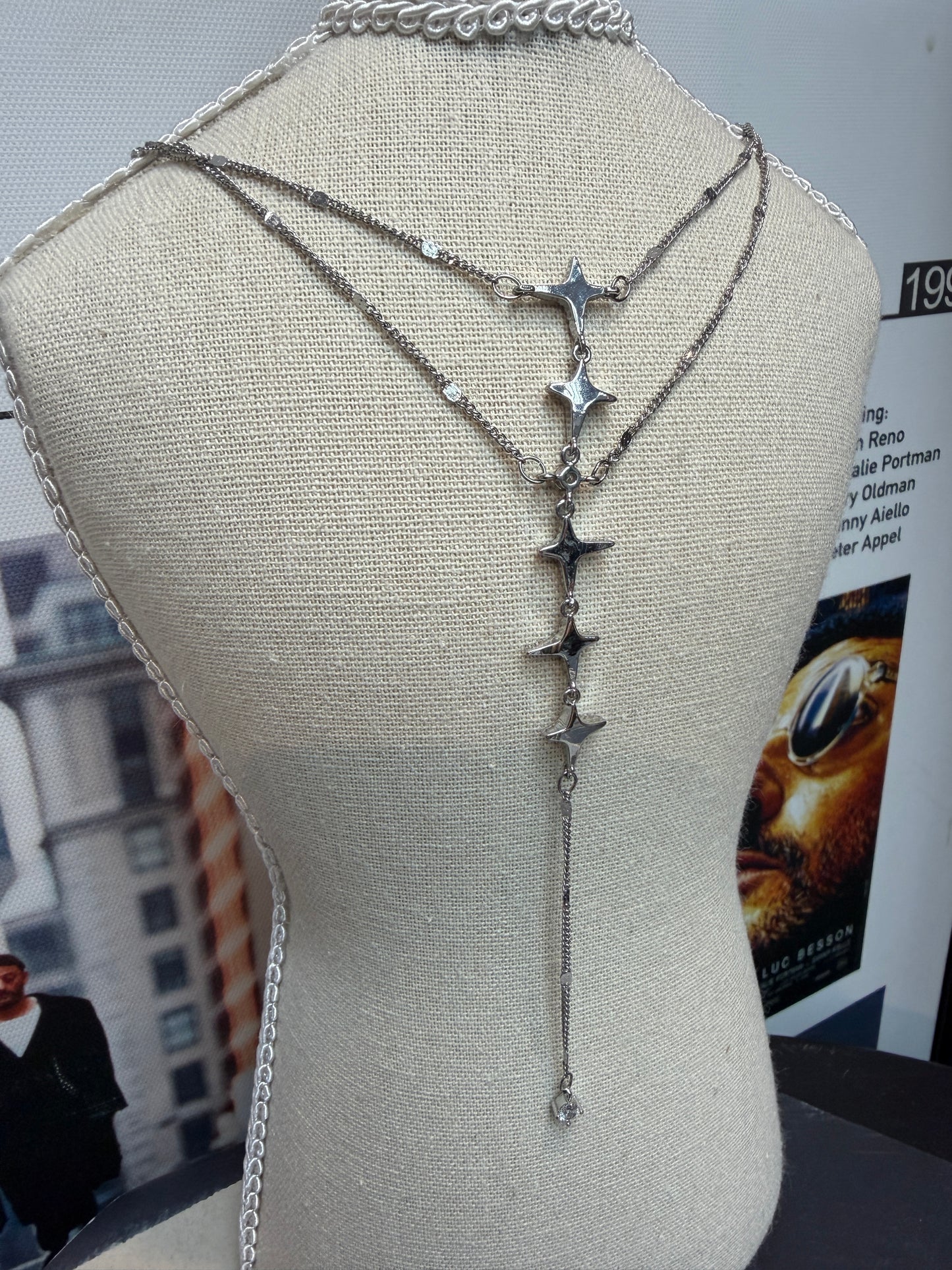 Straight star necklace