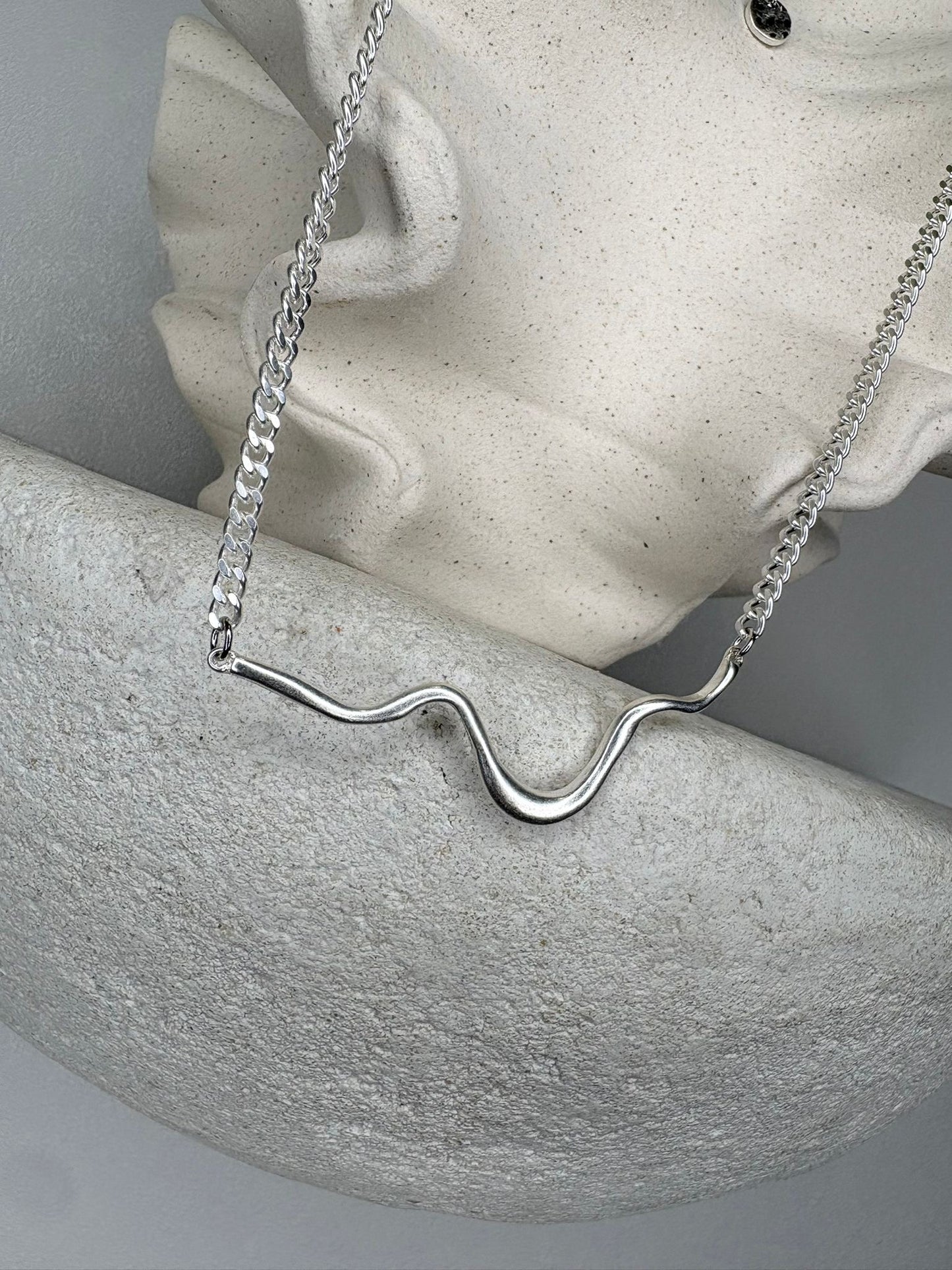 Half wave necklace