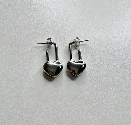 Heart lock shape earrings