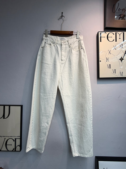(-50% off)back logo white jeans