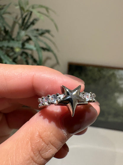 Star shape ring (Swarovski Elements )